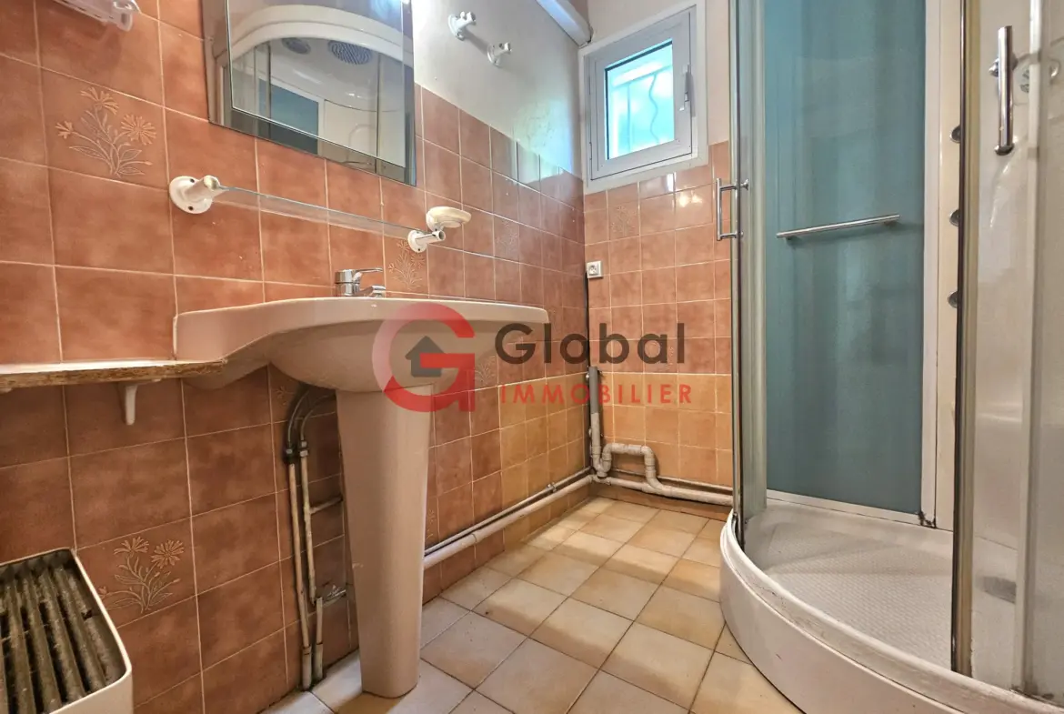 Appartement avec loggia et garage à Beziers 