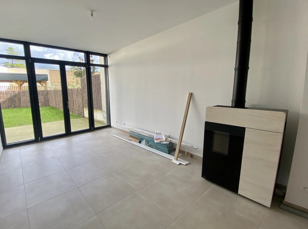 Maison rénovée à Neuville-en-Ferrain avec jardin