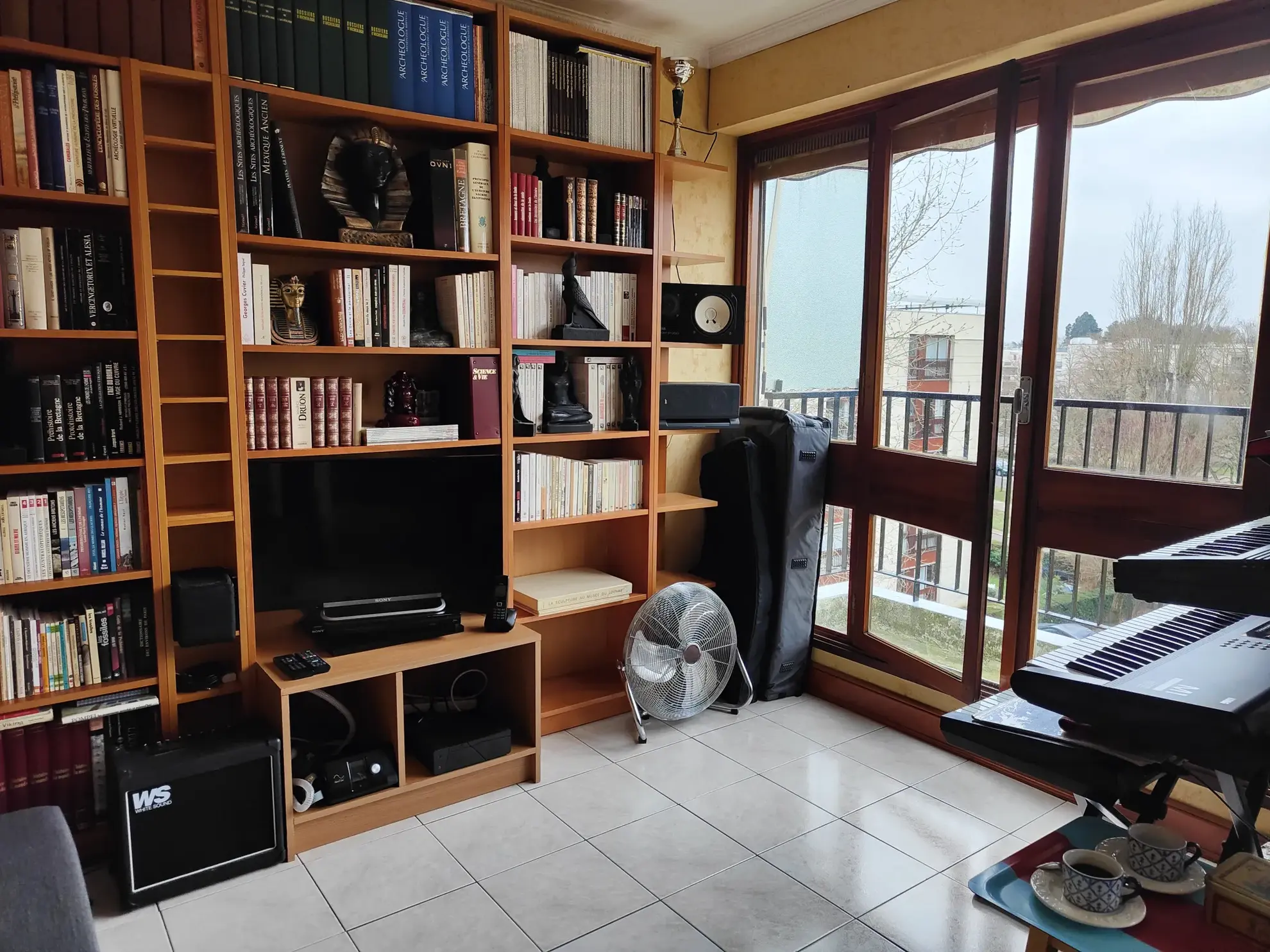 Studio lumineux à vendre au Chesnay (78) avec balcon et vue dégagée 