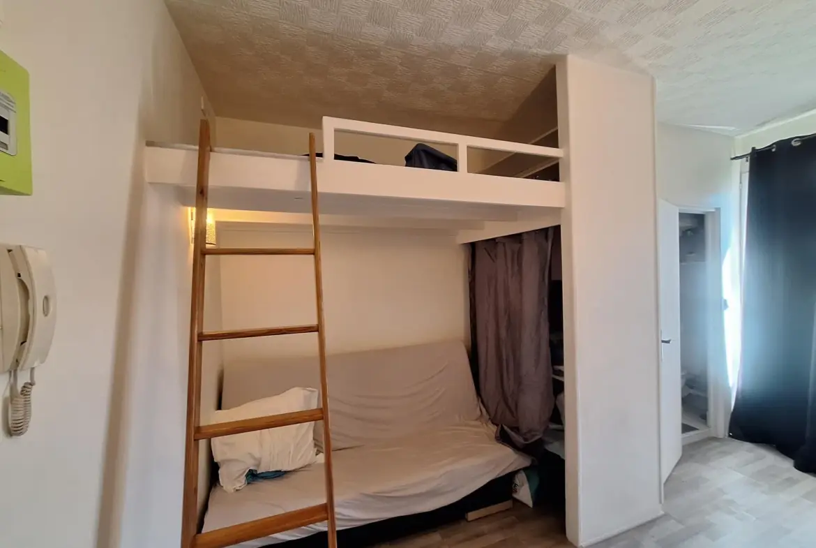 Studio lumineux de 13,46 m² à vendre au Kremlin-Bicetre 