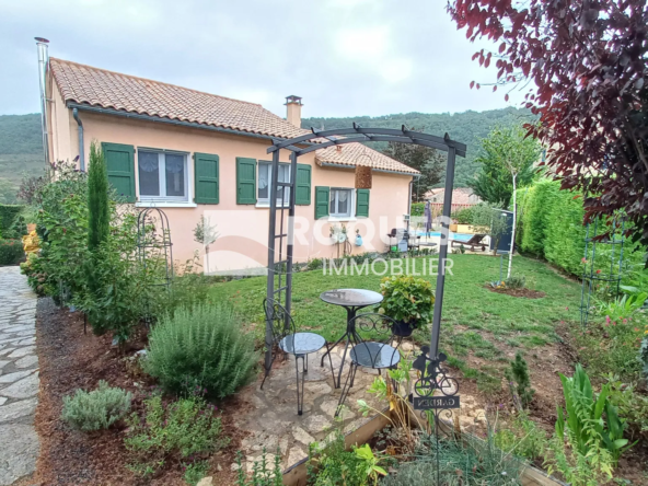 Maison avec piscine à vendre à Compregnac 