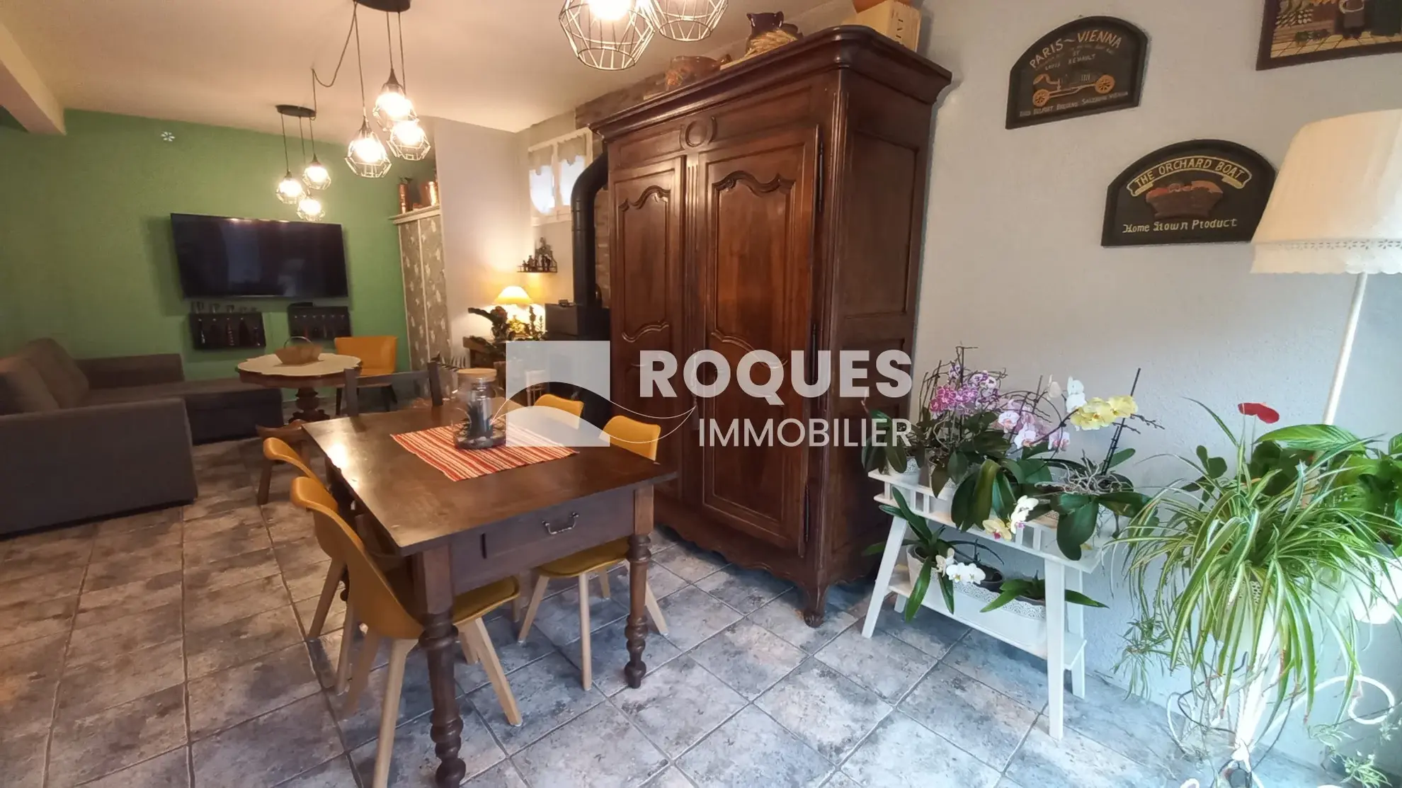 Maison avec piscine à vendre à Compregnac 