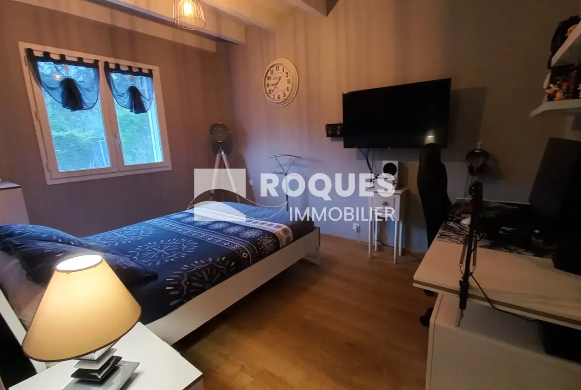 Maison avec piscine à vendre à Compregnac 
