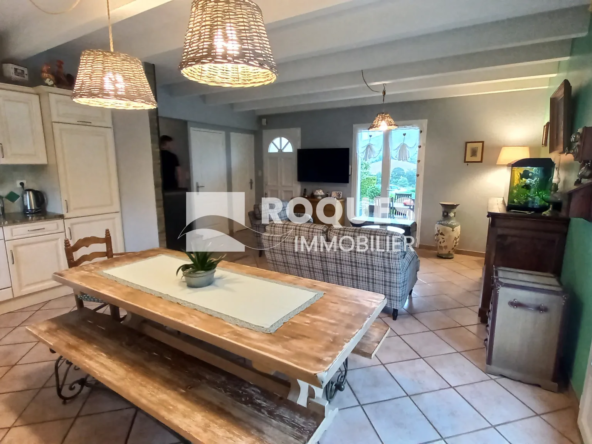Maison avec piscine à vendre à Compregnac 
