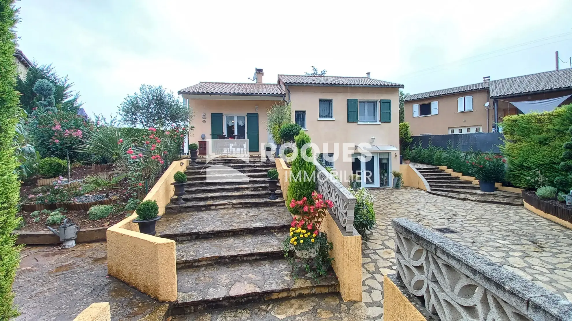 Maison avec piscine à vendre à Compregnac 
