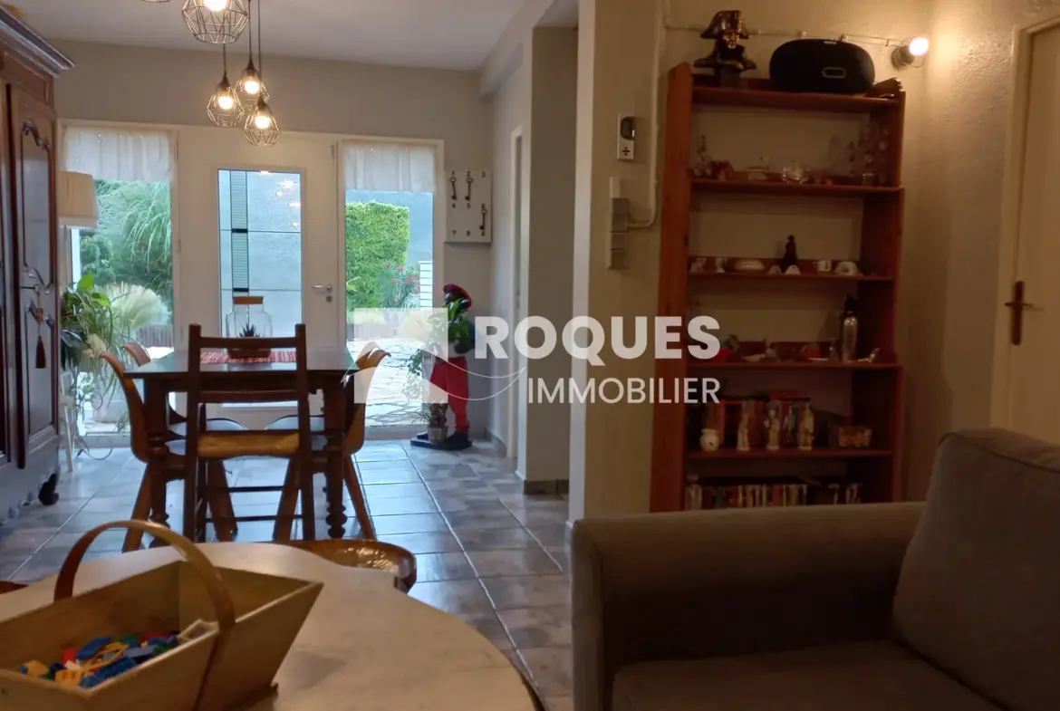 Maison avec piscine à vendre à Compregnac 