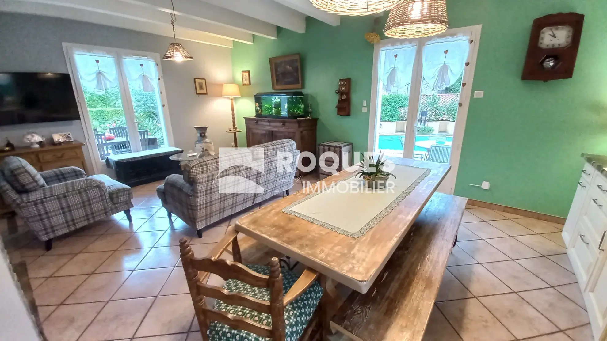 Maison avec piscine à vendre à Compregnac 