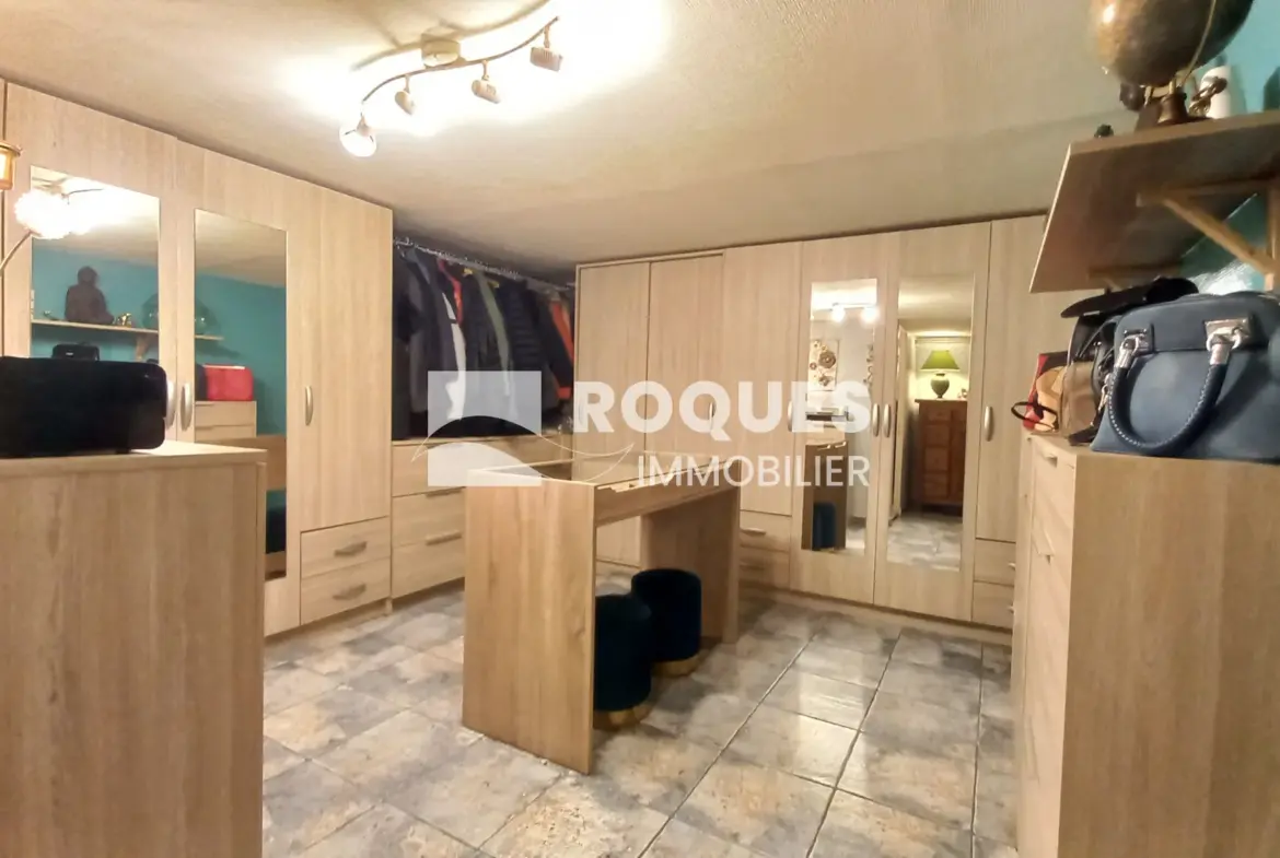 Maison avec piscine à vendre à Compregnac 