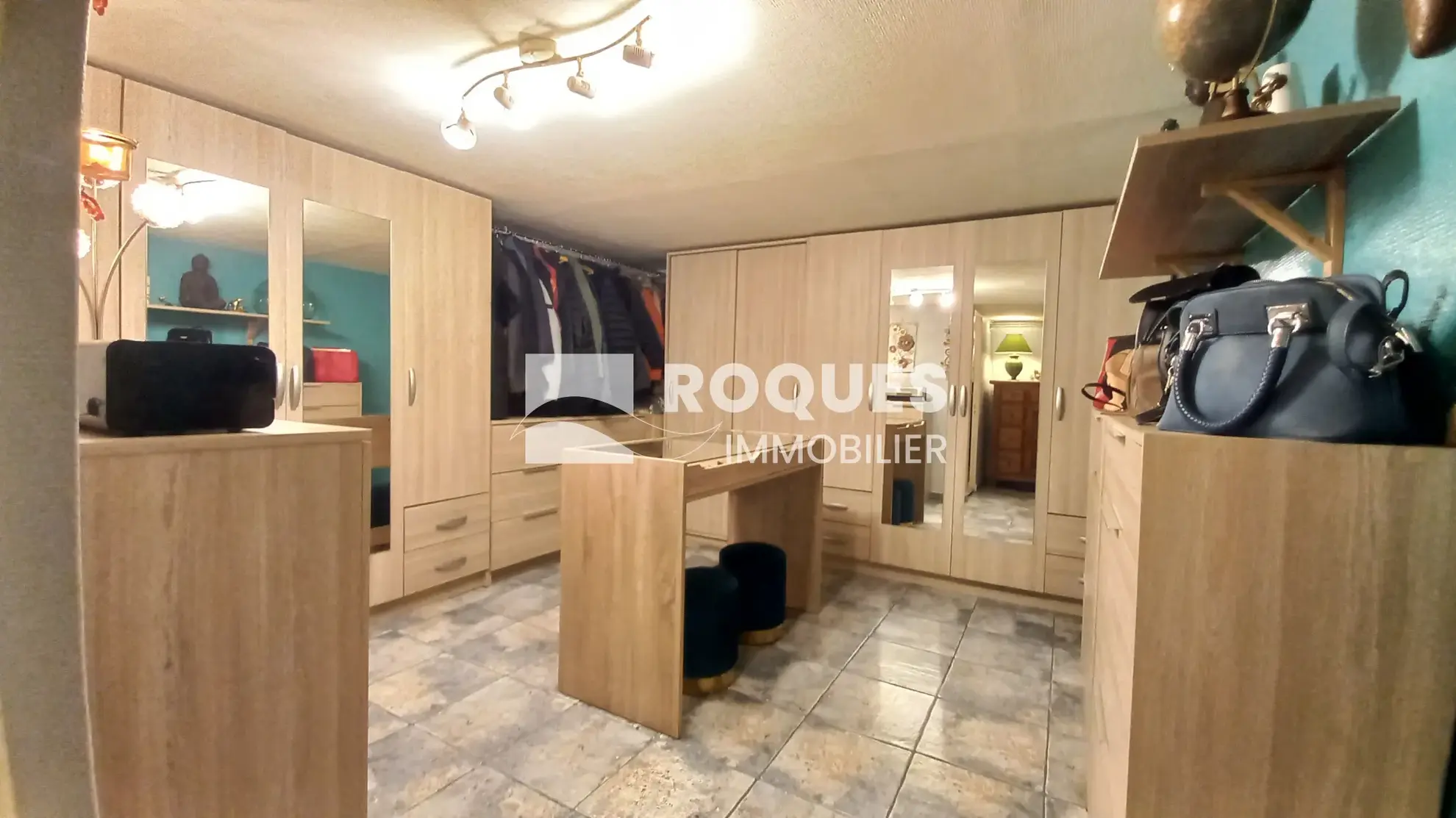 Maison avec piscine à vendre à Compregnac 