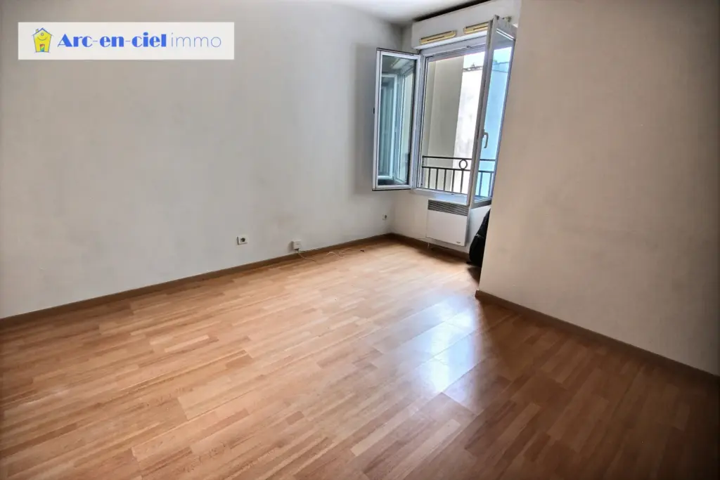Studio lumineux à vendre à Bastille, Paris 11
