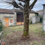 Maison à rénover avec grange à La Couronne