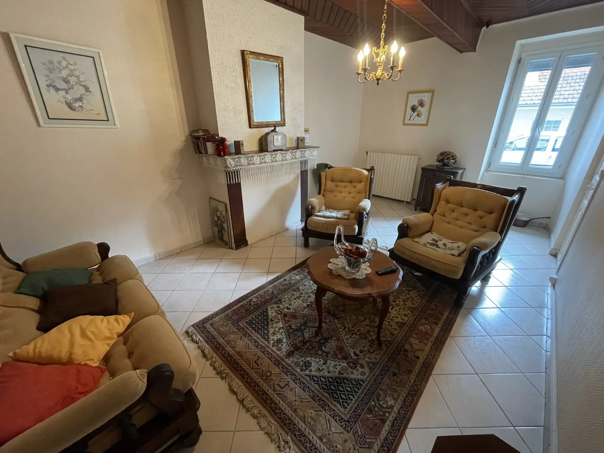Charmante maison ancienne avec grange à Odos à vendre 