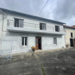Charmante maison ancienne avec grange à Odos à vendre