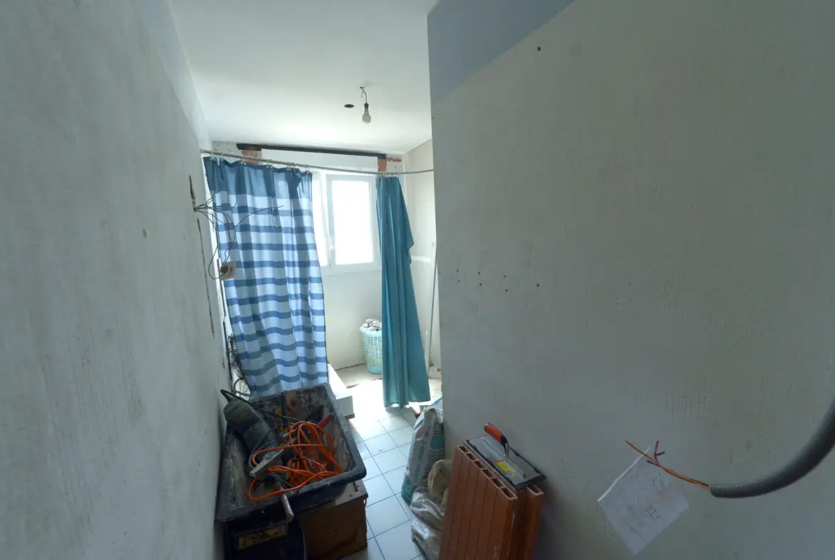 Maison à vendre à Le Gua - 3 chambres et jardin 