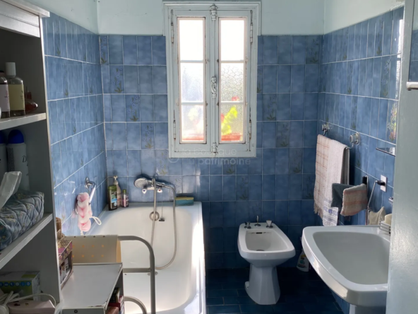 Maison en Pierre à Cudos avec 4 Chambres et Dépendances 