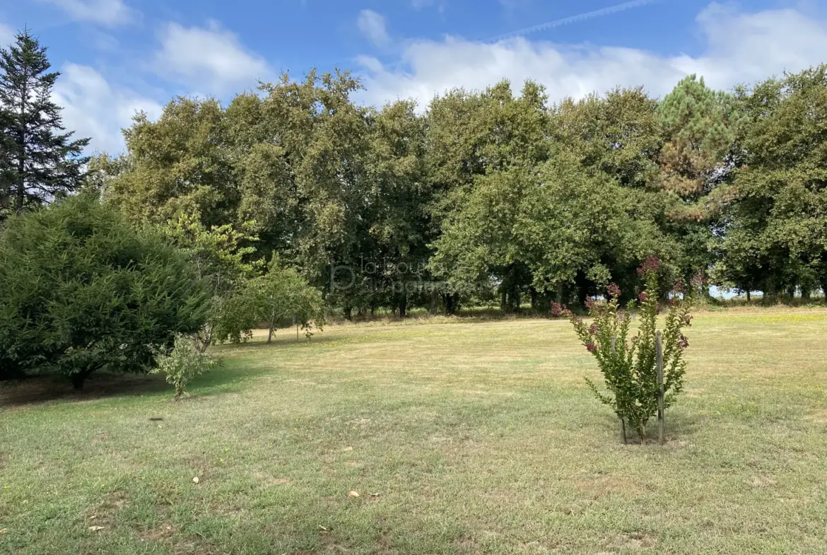 Maison en Pierre à Cudos avec 4 Chambres et Dépendances 