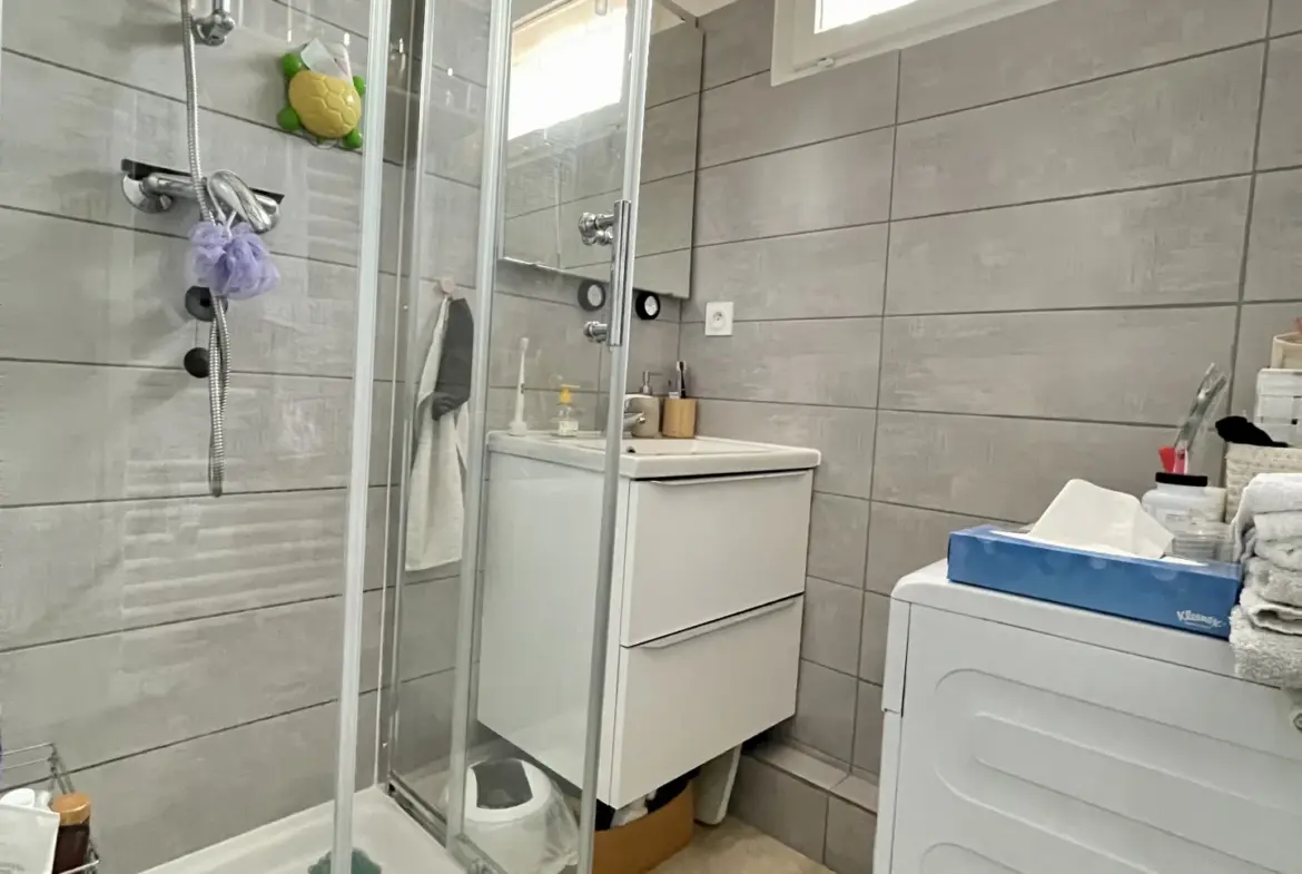 Joli T2 avec Jardin, Piscine et Parking à Cavalaire Sur Mer 