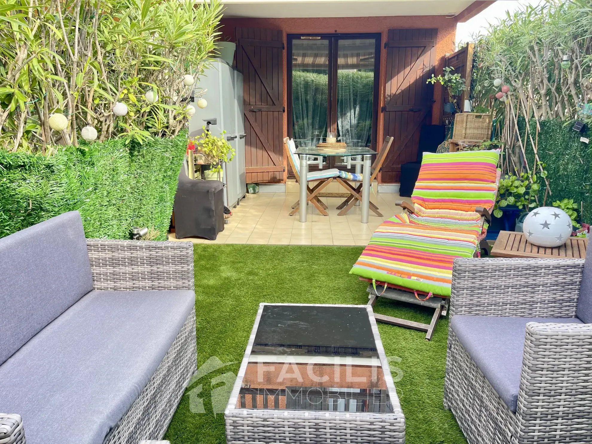 Joli T2 avec Jardin, Piscine et Parking à Cavalaire Sur Mer 