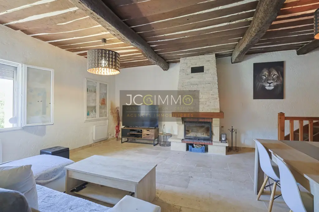 À vendre : Appartement T3 en duplex + Studio rénové à Sollies Pont