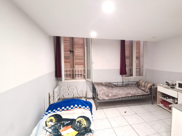 Immeuble à vendre au cœur de Hyères - Investissement stratégique 