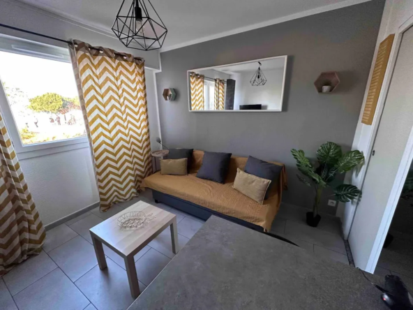 Studio rénové à vendre aux Sablettes 