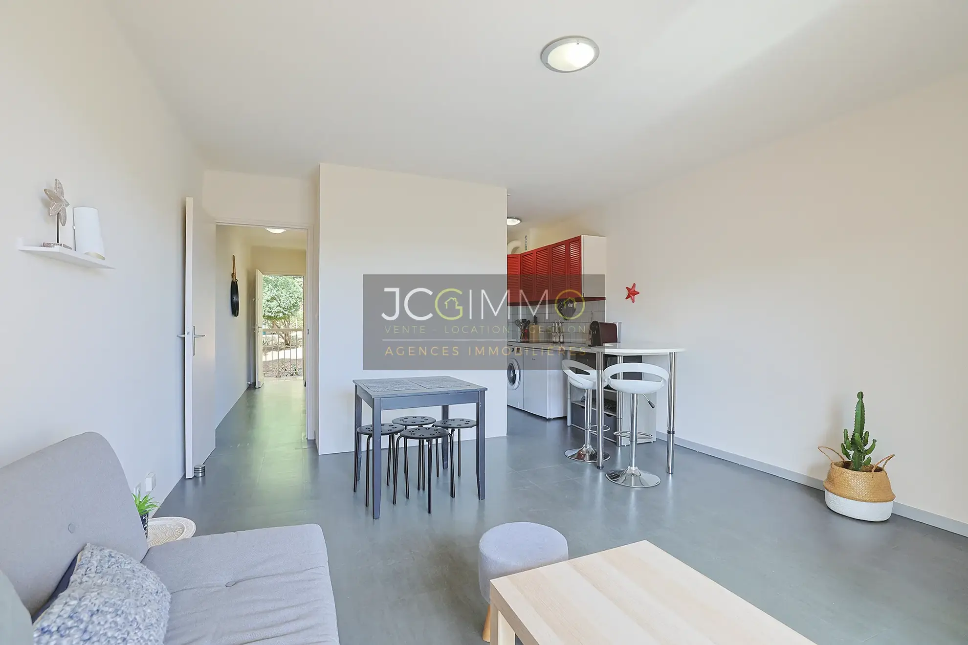 Appartement T2 de 38,01 m² avec terrasse et vue dégagée à Bormes-les-Mimosas 
