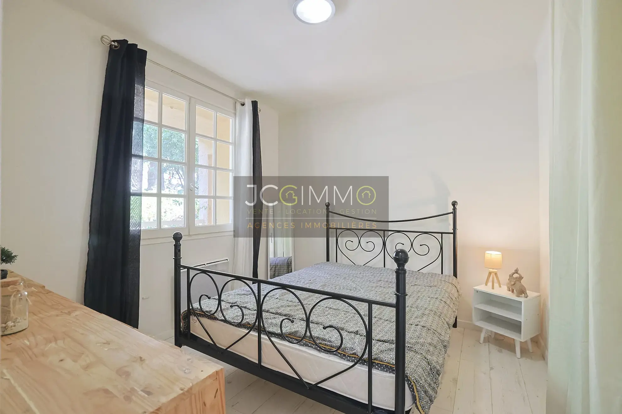 Appartement T2 de 38,01 m² avec terrasse et vue dégagée à Bormes-les-Mimosas 