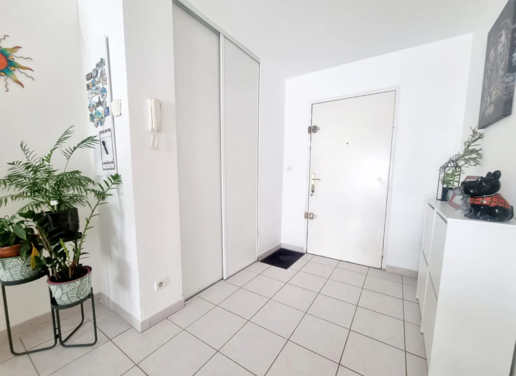 À vendre : Appartement lumineux de Type 2 à Istres