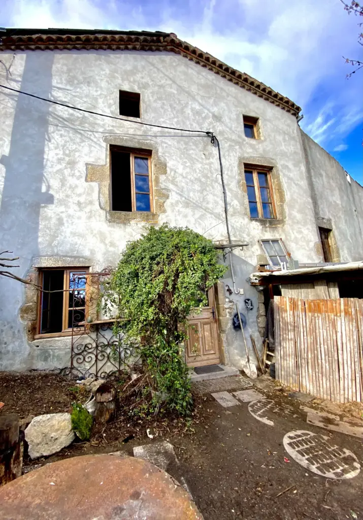 Maison à rénover de 160 m² à Saint-Appolinard avec potential
