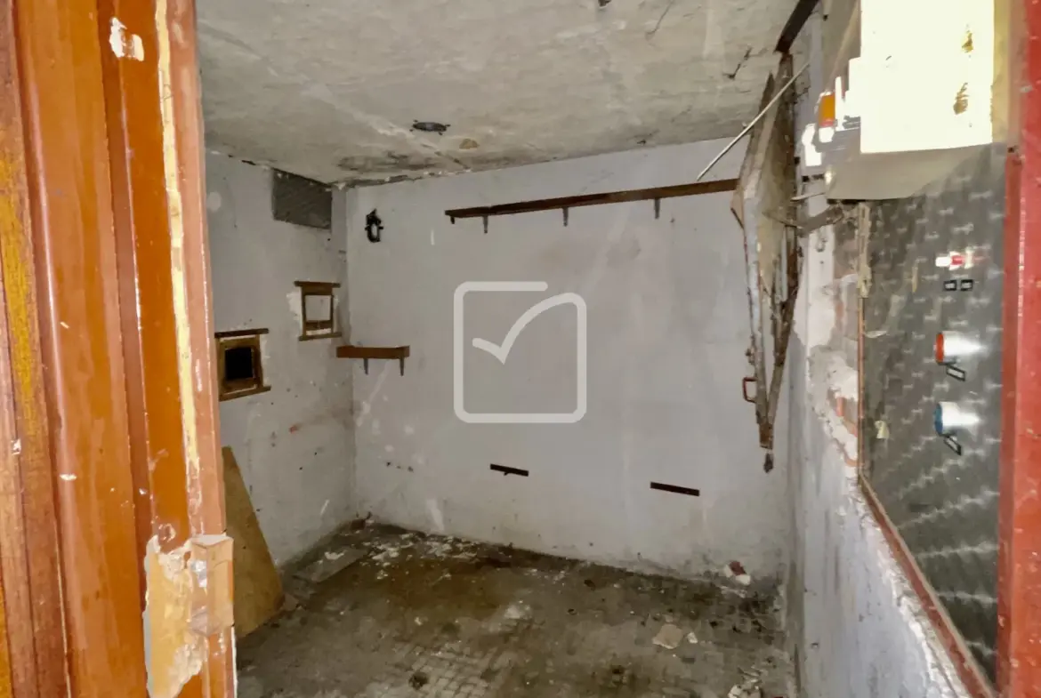 Ancien cinéma à Gourdon à réhabiliter sur 3 niveaux 