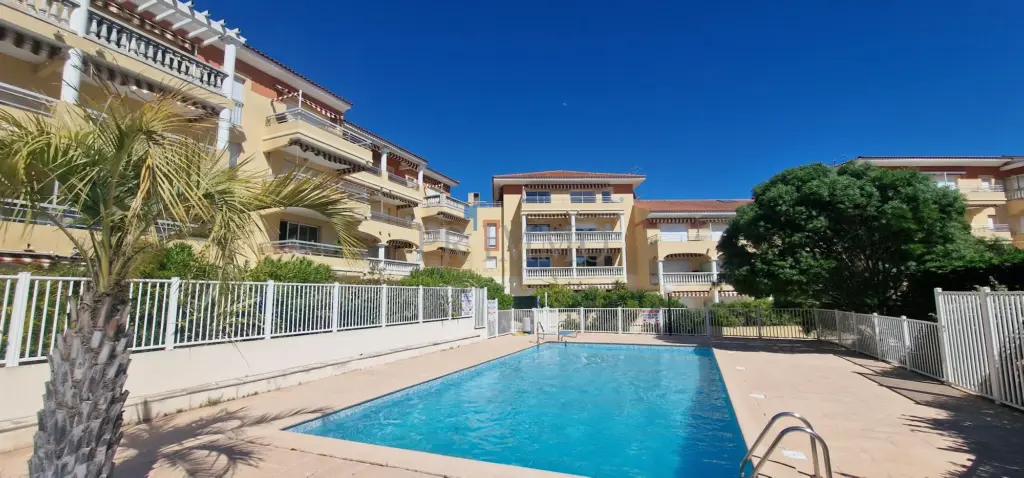 Vente Appartement 2 pièces avec vue mer à Boulouris, 249 000 €