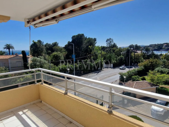 Vente Appartement 2 pièces avec vue mer à Boulouris, 249 000 € 