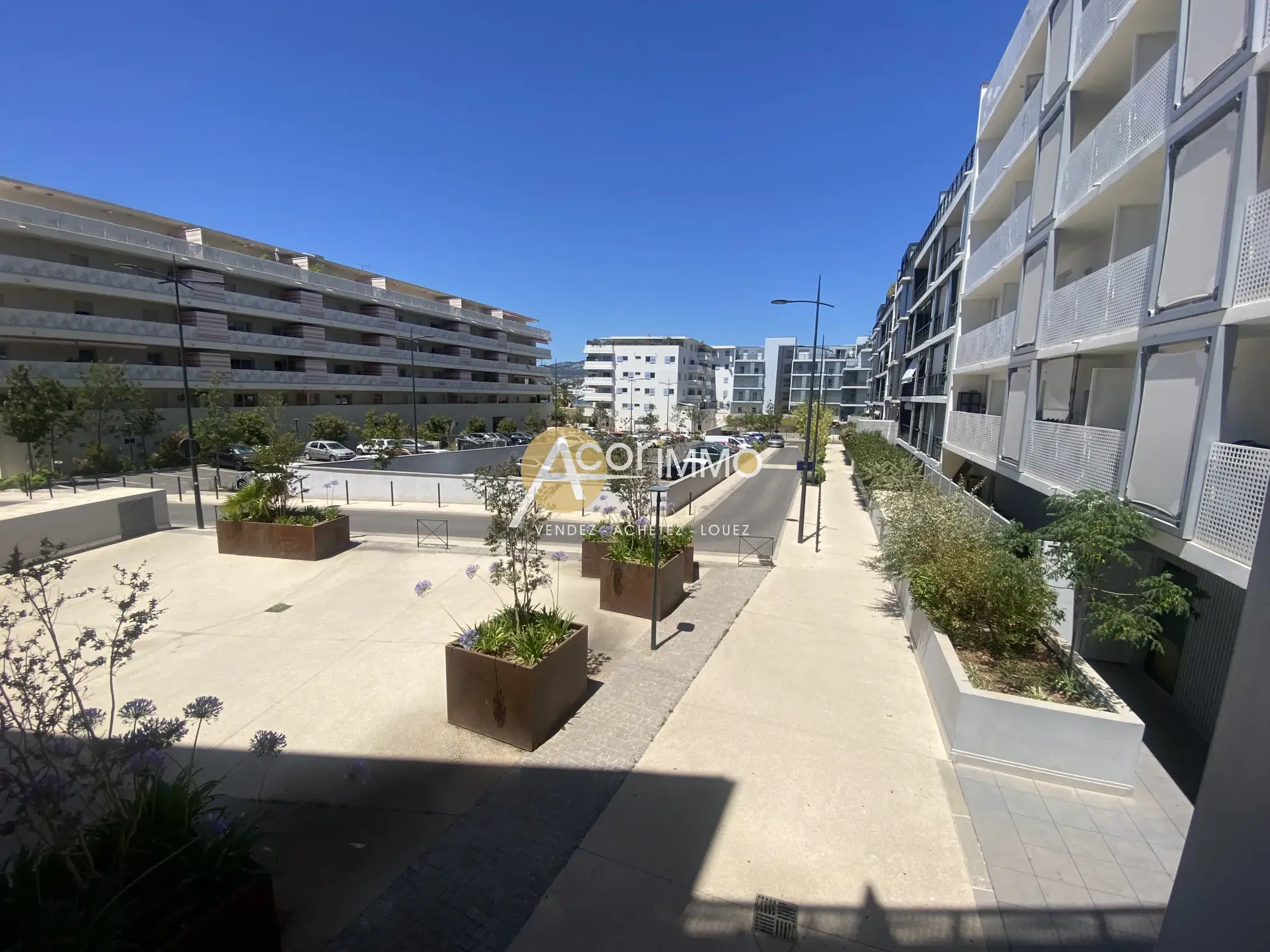 Vente d'un bel appartement de type 2 avec terrasse aux Portes Marines, La Seyne-sur-Mer 