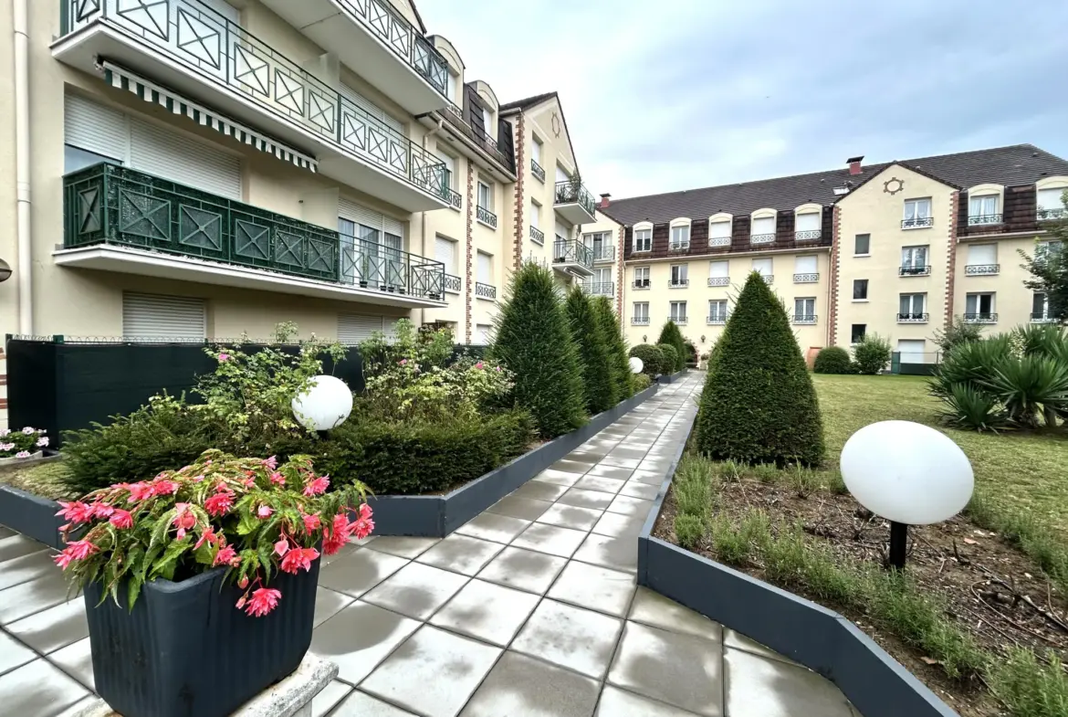 Appartement F3/F4 à vendre à Torcy - 73,78 m² - Box 