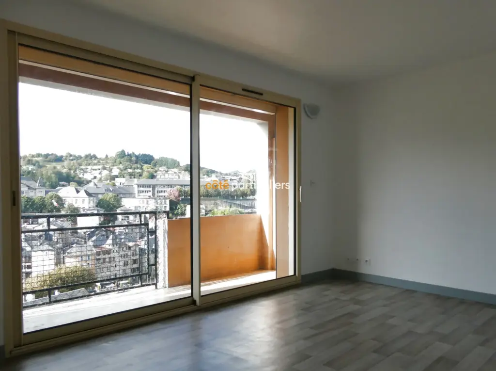 Appartement 2 pièces avec balcon à Tulle