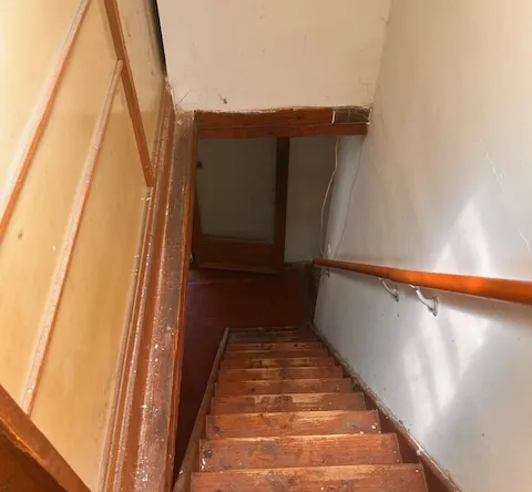 Villa à rénover avec vue dégagée au Revest sur 775 m² 