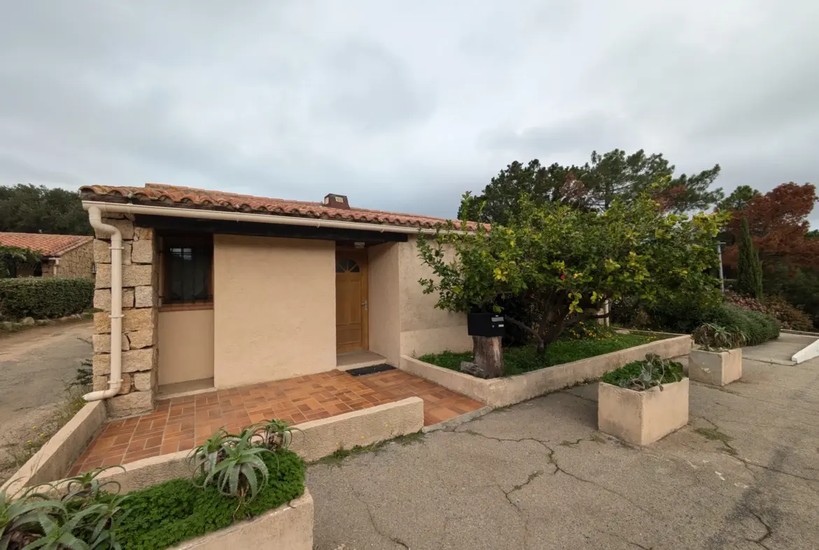 Charmante villa de 67 m² avec piscine à Serra di Ferro 
