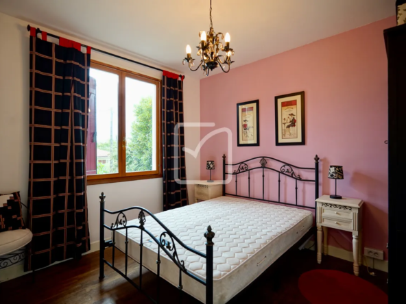 Pavillon 3 chambres à rafraîchir à L'Absie 