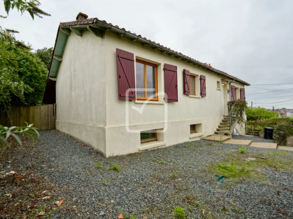 Pavillon 3 chambres à rafraîchir à L'Absie 