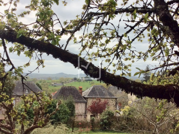 Maison de village avec jardin à Voutezac - 89 000 EUR 