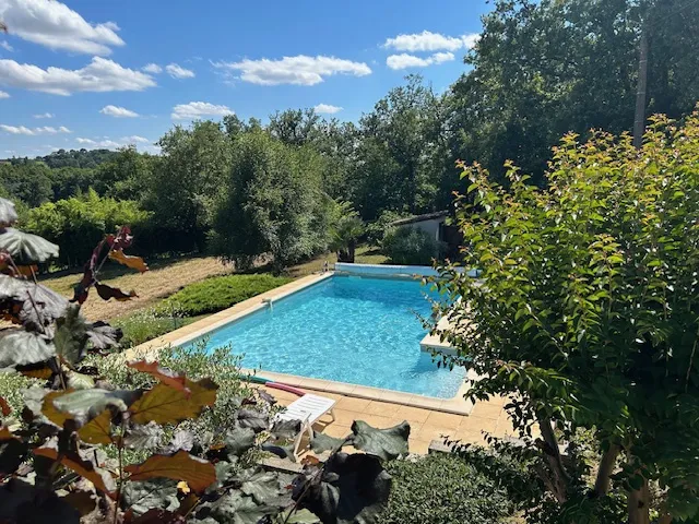 Belle longère entièrement rénovée à Fumel avec piscine 