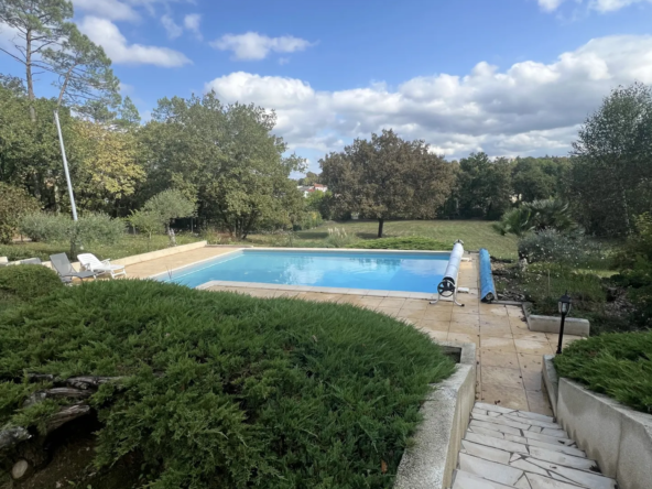 Belle longère entièrement rénovée à Fumel avec piscine 