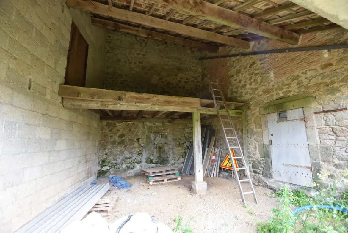 Projet de rénovation avec potentiel à Piégut-Pluviers 
