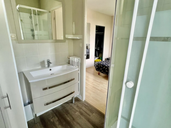 Appartement T2 à Poitiers avec Balcon et Place de Parking 