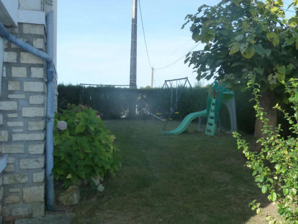 À vendre : Grande maison proche des commerces à Monsempron-Libos 