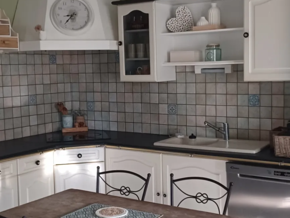 À vendre : Grande maison proche des commerces à Monsempron-Libos 