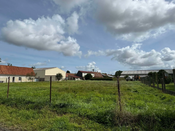 Terrain à bâtir non viabilisé à Crécy en Ponthieu, 1031 m² 