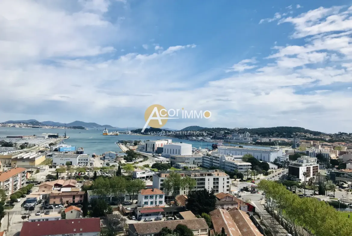 Appartement Lumineux 88m2 avec Place de Parking et Cave à La Seyne-sur-Mer 