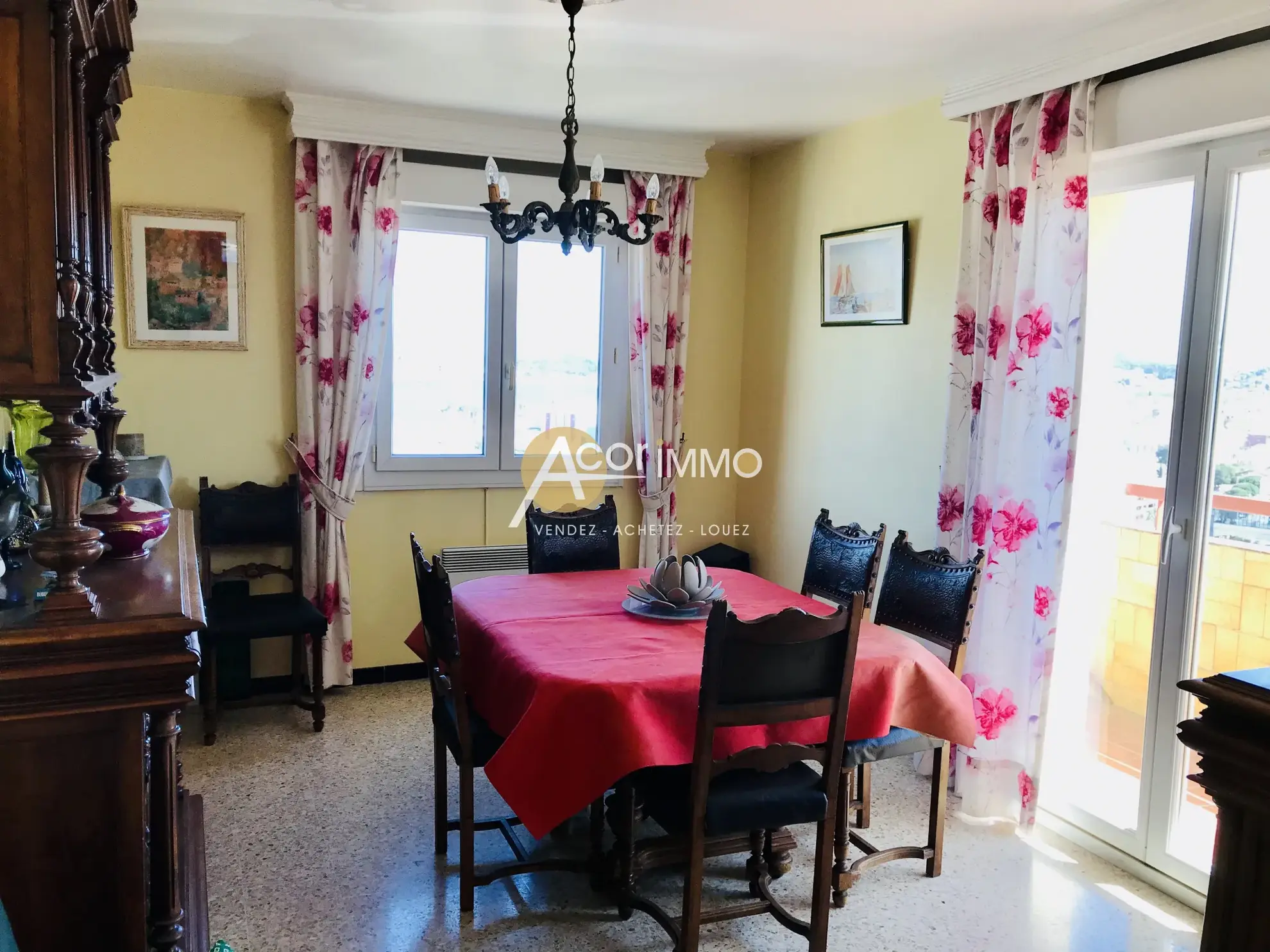 Appartement Lumineux 88m2 avec Place de Parking et Cave à La Seyne-sur-Mer 