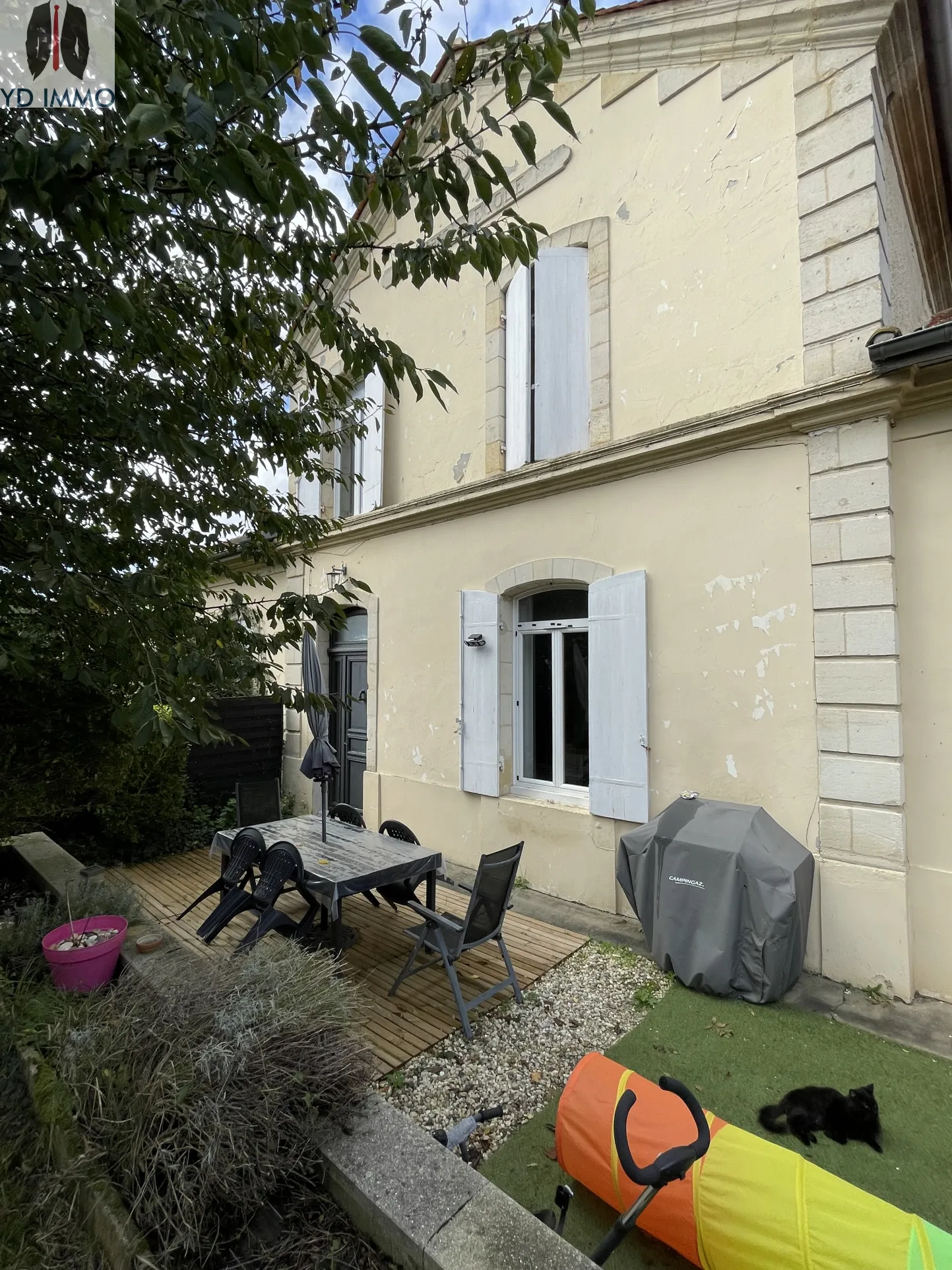 Maison en Pierre Rénovée à Cardan avec Jardin et Garage 